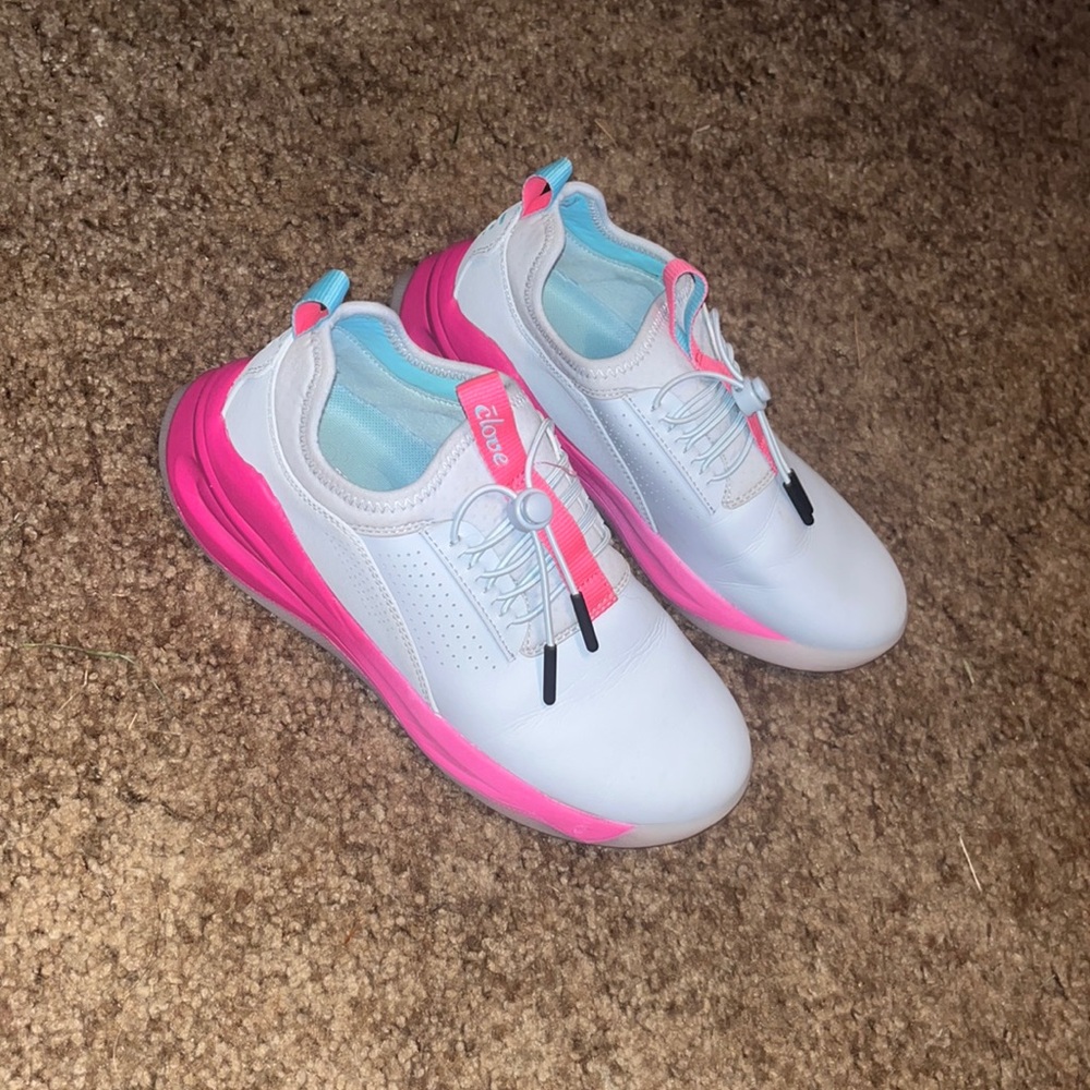 Clove sneakers